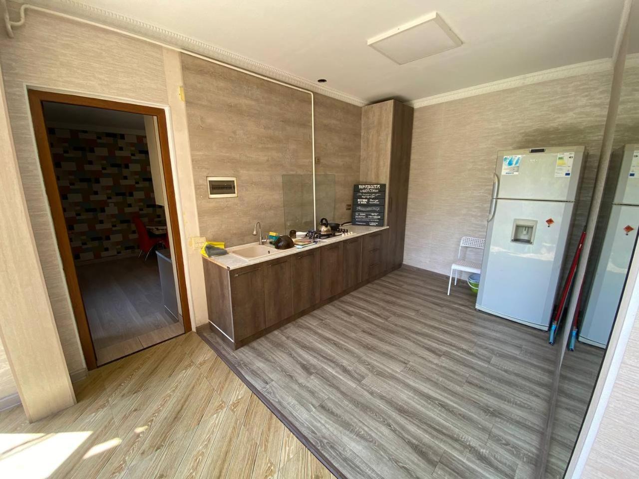 Sultan Saray Hostel Ош Екстериор снимка