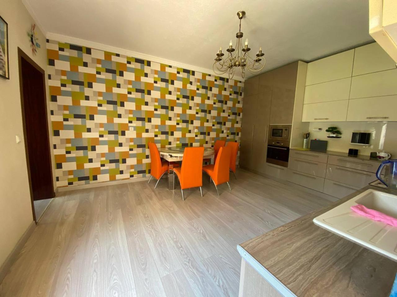Sultan Saray Hostel Ош Екстериор снимка
