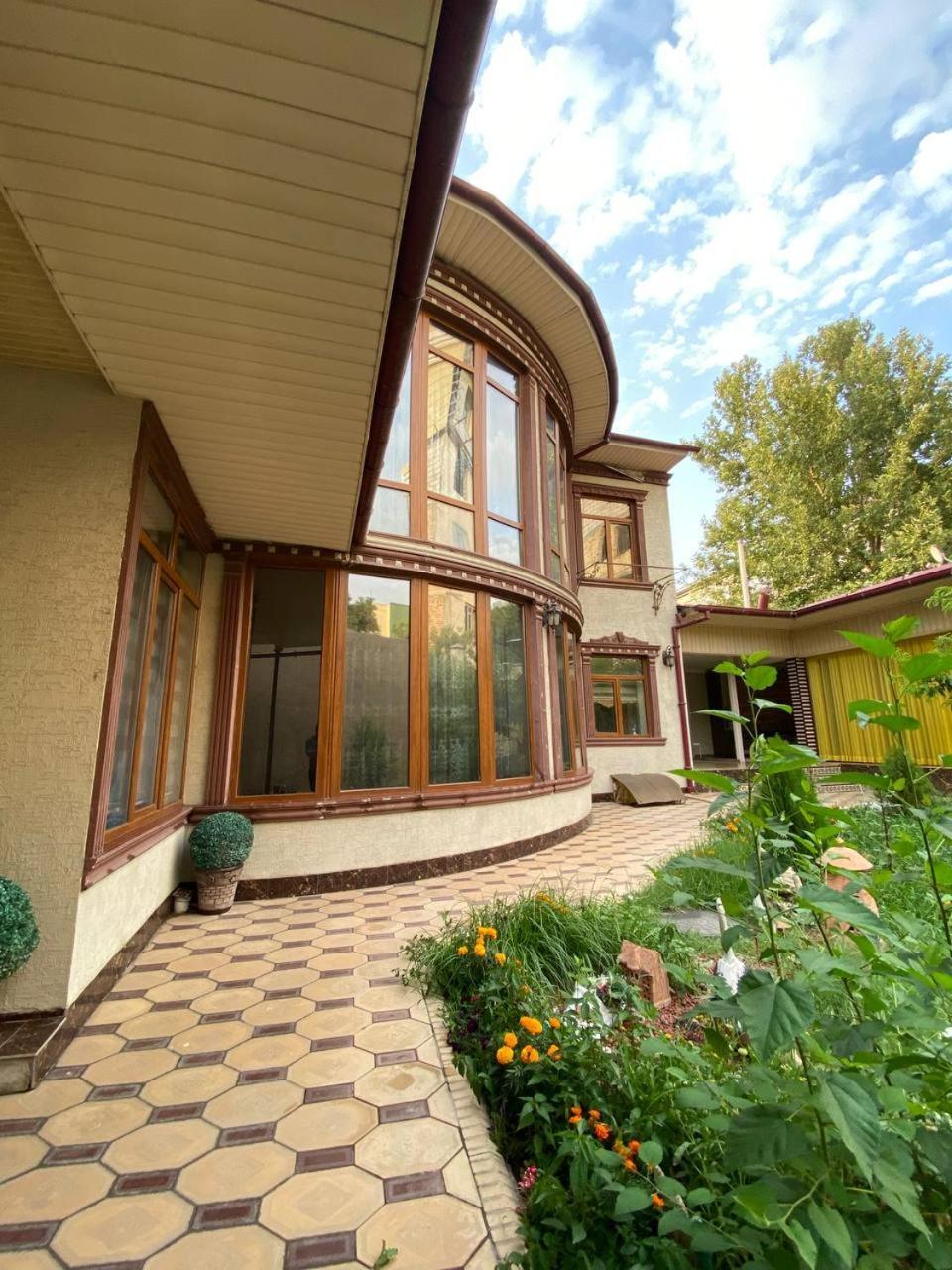 Sultan Saray Hostel Ош Екстериор снимка