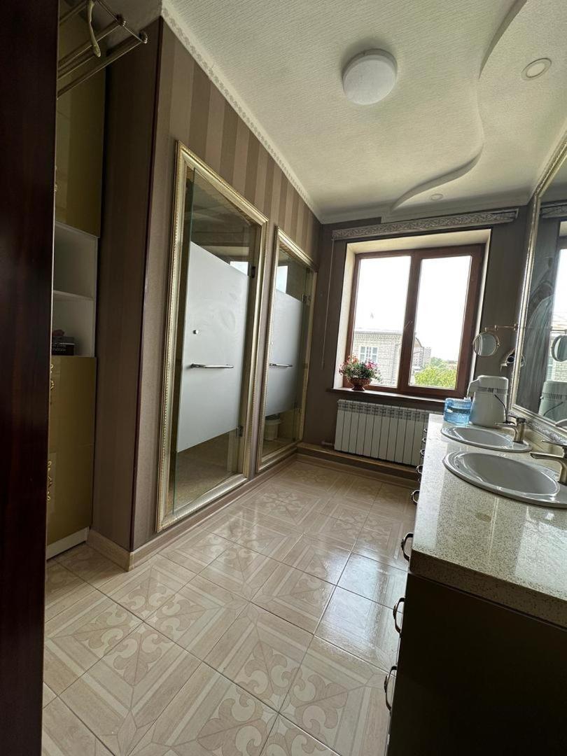 Sultan Saray Hostel Ош Екстериор снимка