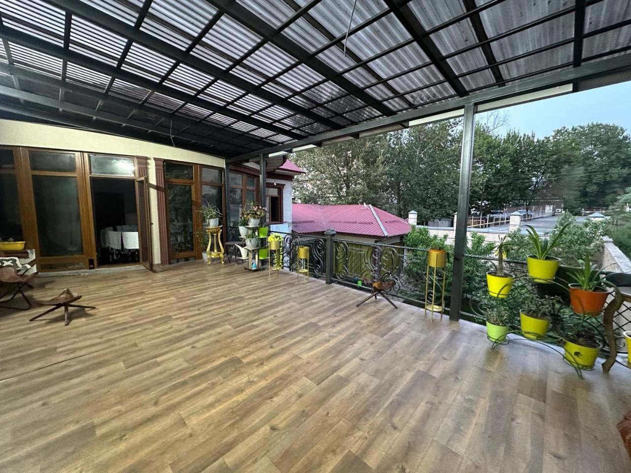 Sultan Saray Hostel Ош Екстериор снимка