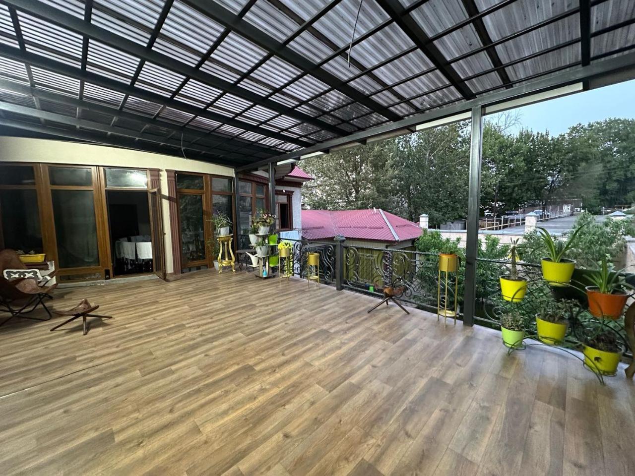 Sultan Saray Hostel Ош Екстериор снимка