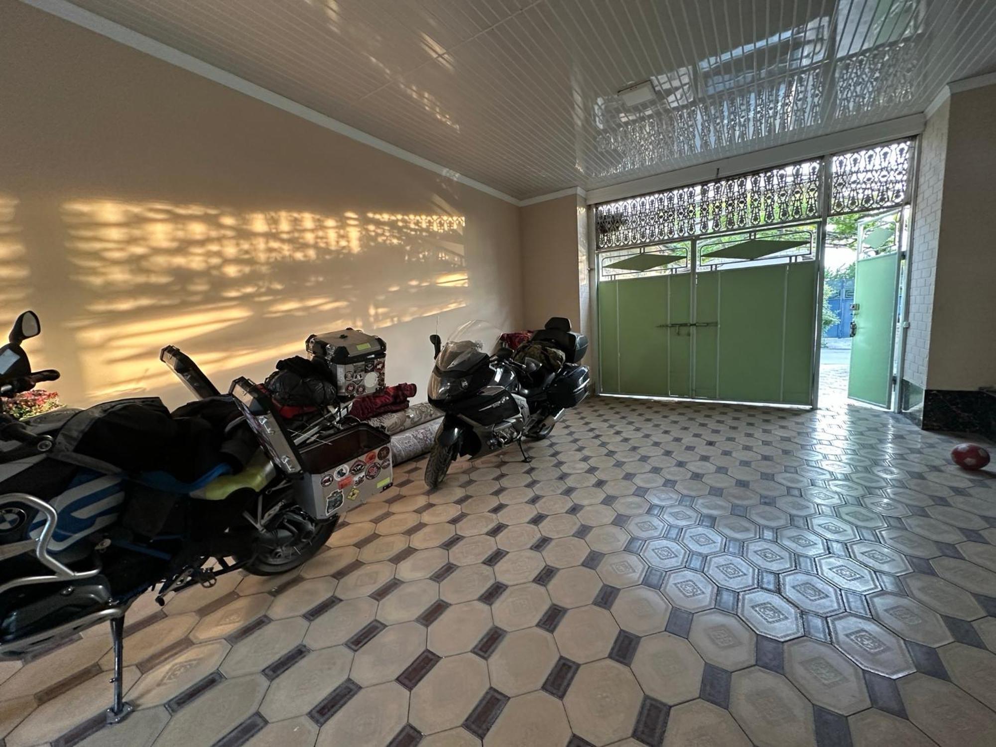 Sultan Saray Hostel Ош Екстериор снимка