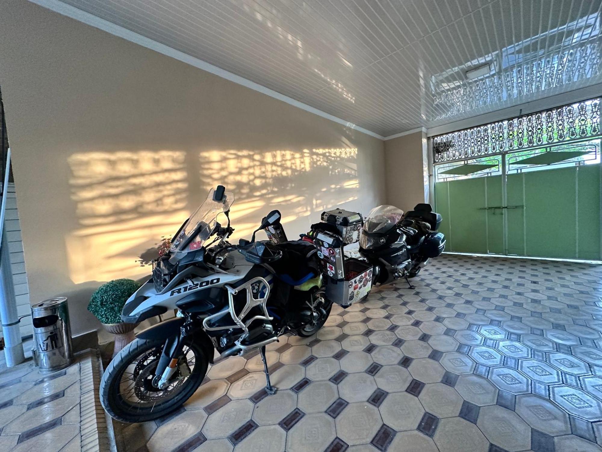 Sultan Saray Hostel Ош Екстериор снимка